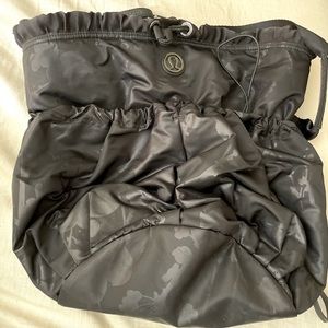 Lulu Lemon yoga bag